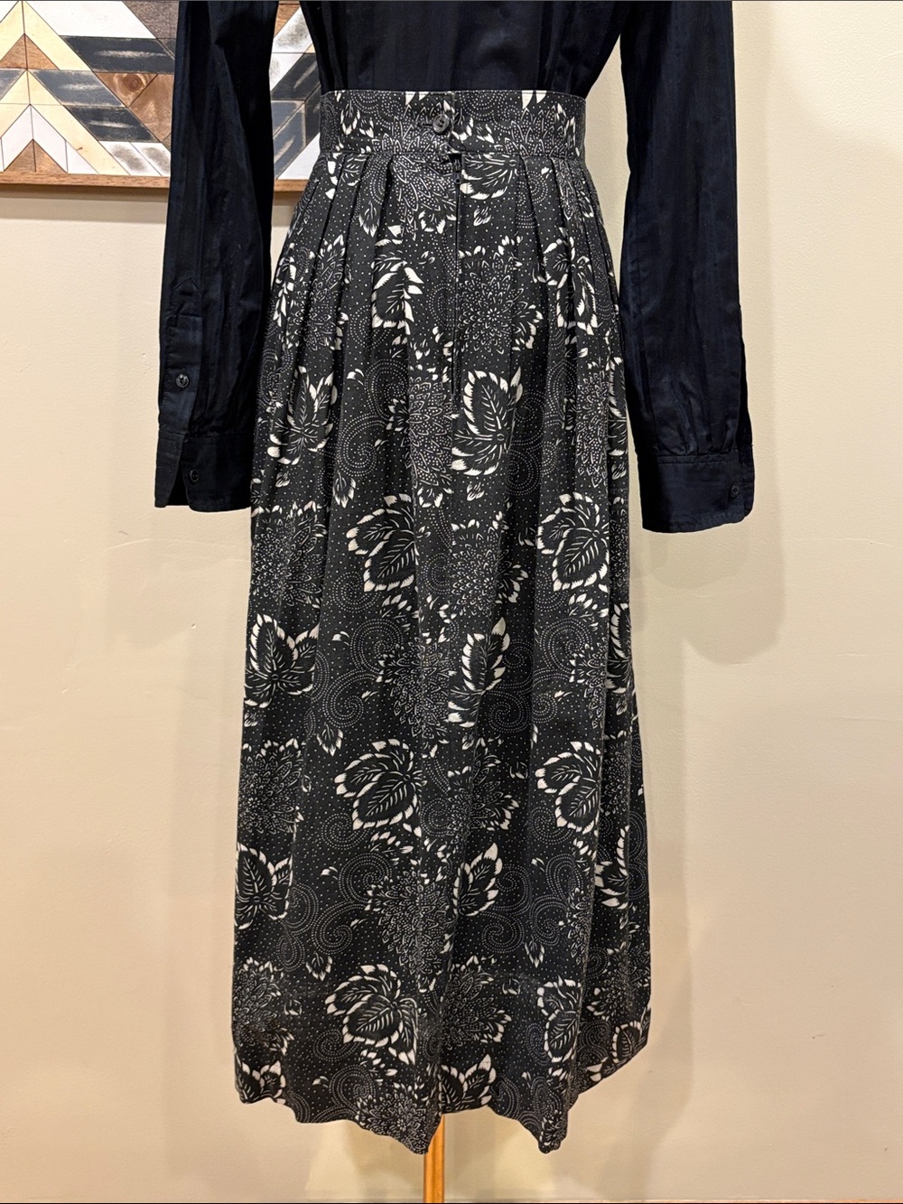 Vintage Ralph Lauren 80s Black and Cream Floral Pleated A-Line Skirt size 6 - Picture 6 of 15